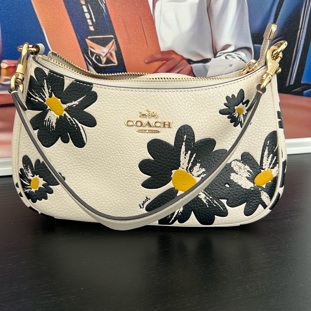 Retail $342 Coach shoulder bag with floral print - Picture 3 of 5